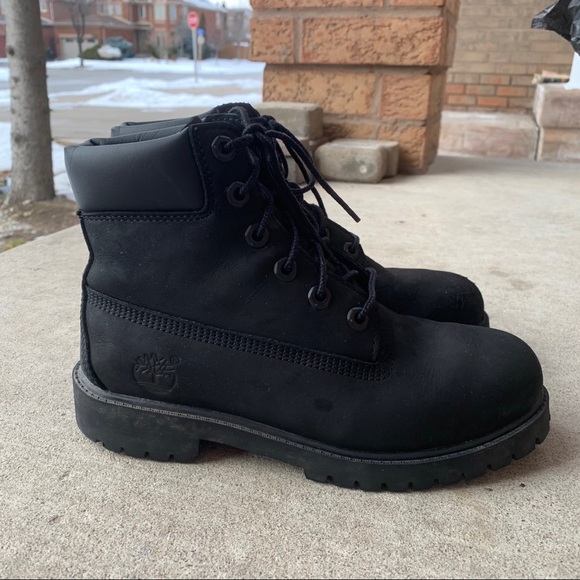 Black Timberlands - Picture 2 of 4